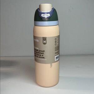 New! Owala 32 oz FreeSip Spout Insulated Water Bottle